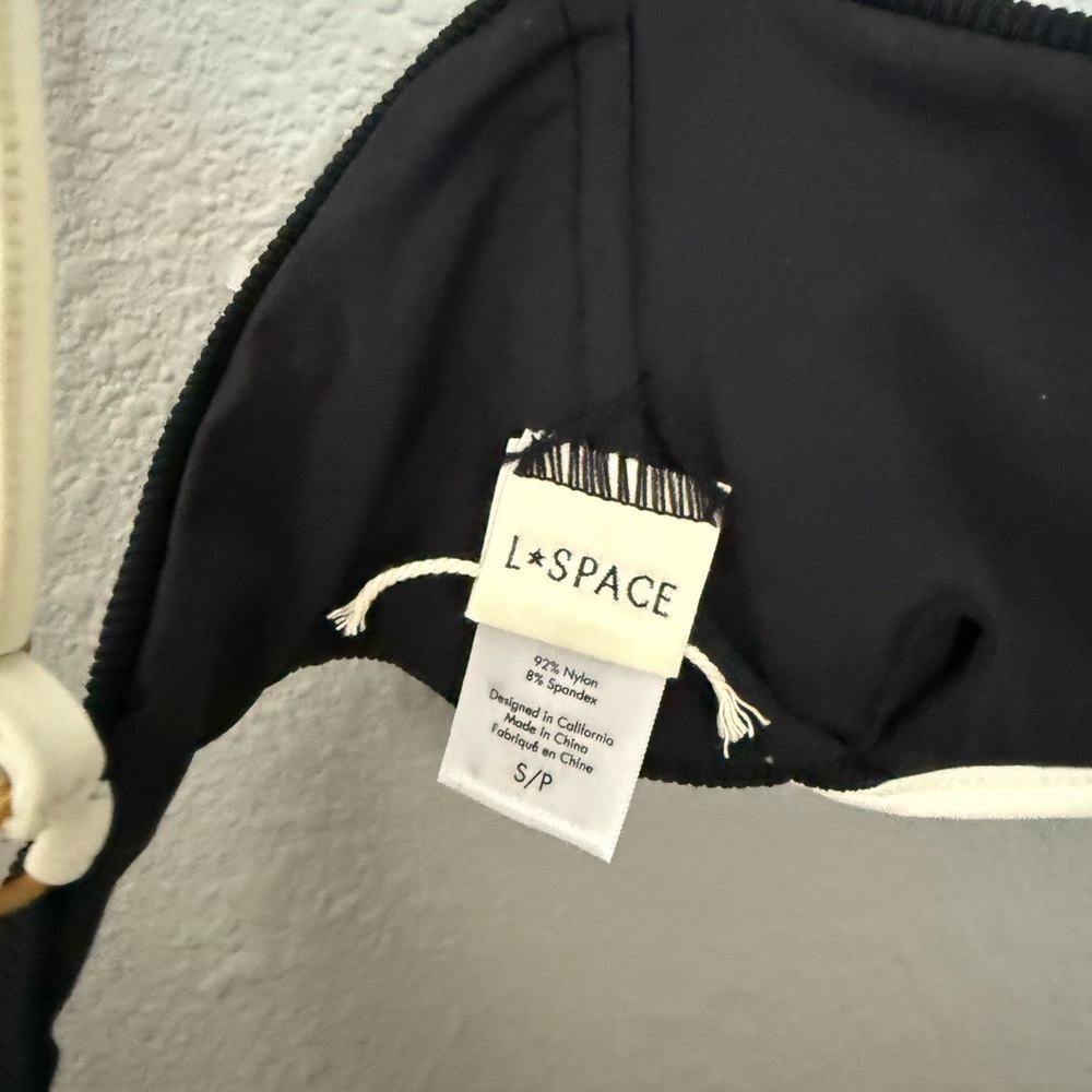 l*space Black Crop Tank with Cream Trim - Picture 3 of 3